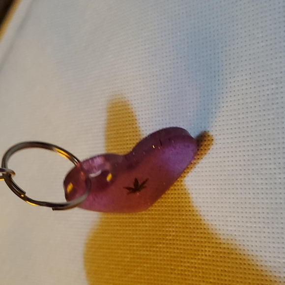 Resin heart ❤ shaped keychain - Picture 4 of 4